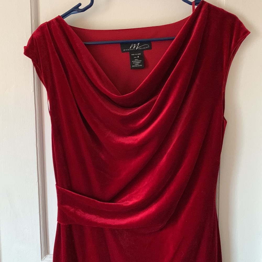 ‘00ies Vibes Red Velvet Dress, 8